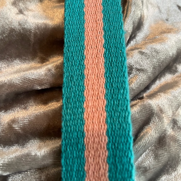 Juicy Couture Crest Heather Gray Velour Crossbody Bag - Picture 4 of 9